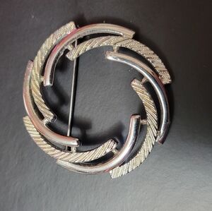 Sara Covington Brooch Silvery Swirl Pin Vintage Round Silvertone Holidays